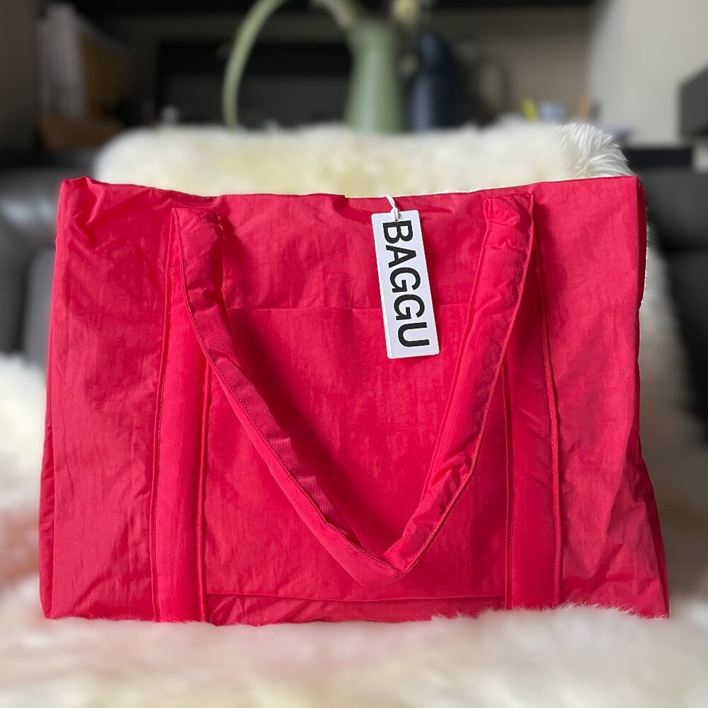 NWT Baggu Cloud Carry-on - Candy Apple